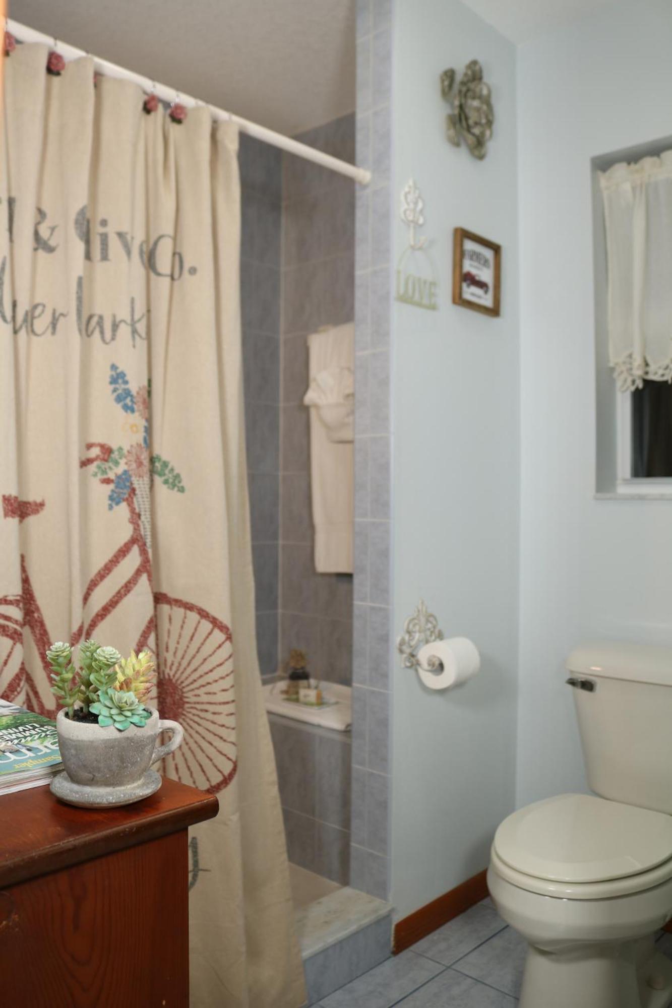 Crystal River Lullaby B&B Room photo