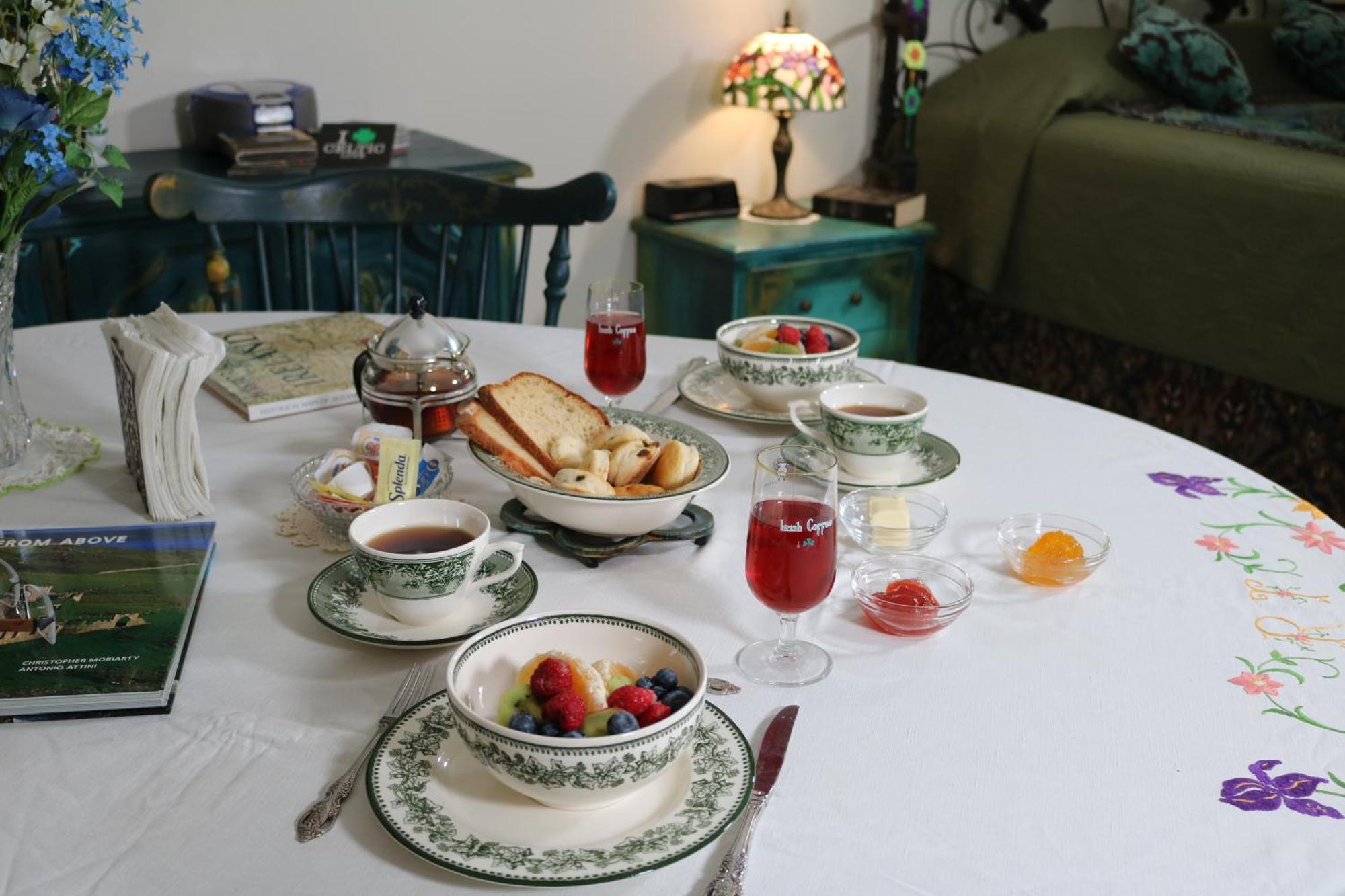 Crystal River Lullaby B&B Room photo